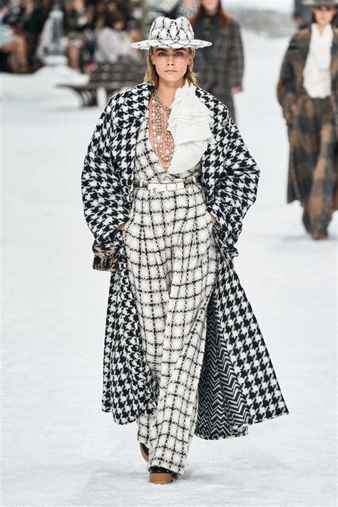 chanel fw 19 20|Chanel runway collection.